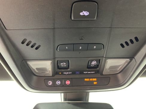 Used 2017 Cadillac XT5 Luxury w/ Advanced Security Package image 22