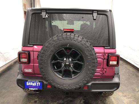 Certified 2024 Jeep Wrangler Willys image 9