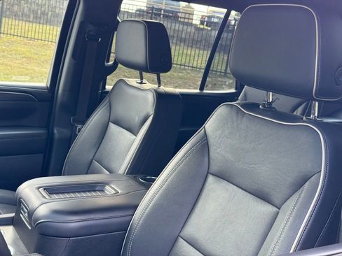 Used 2024 GMC Yukon SLT image 21
