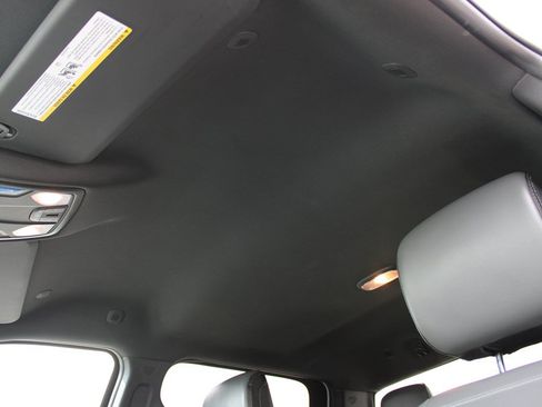 Used 2024 RAM 2500 Tradesman w/ Chrome Appearance Group AWD/4WD image 17