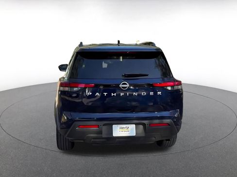 Used 2025 Nissan Pathfinder SV image 12