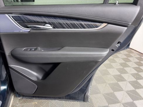 Certified 2025 Cadillac XT6 Premium Luxury image 39