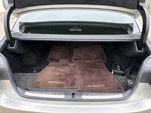 Used 2019 Lexus LS 500 w/ Interior Upgrade Package RWD image 18