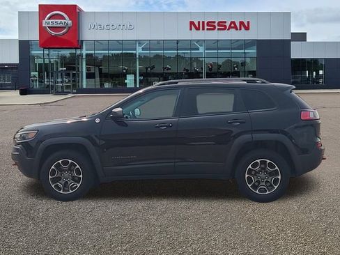 Used 2020 Jeep Cherokee Trailhawk w/ Cold Weather Group AWD/4WD image 4