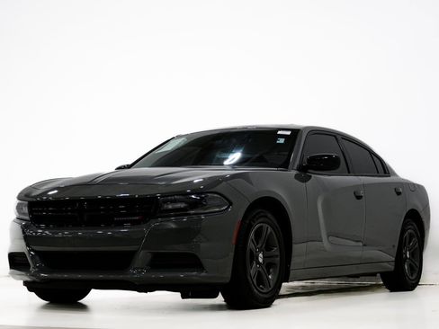 Used 2019 Dodge Charger SXT image 3