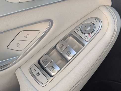 Used 2017 Mercedes-Benz C 300 4MATIC Sedan image 9