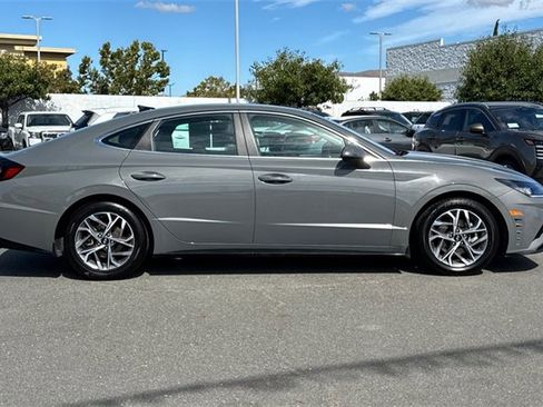 Used 2022 Hyundai Sonata SEL image 3