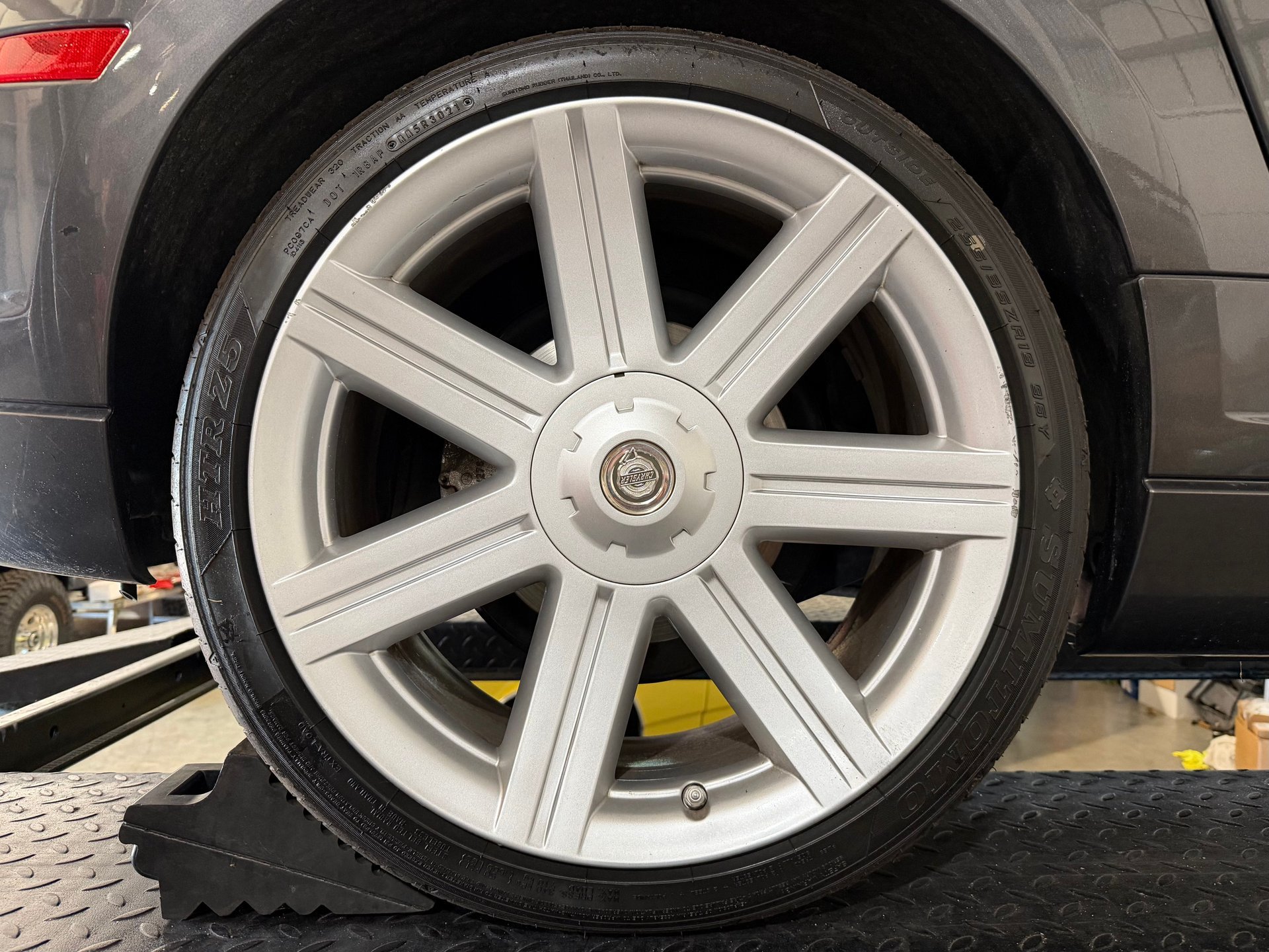 Used 2005 Chrysler Crossfire Limited RWD image 72