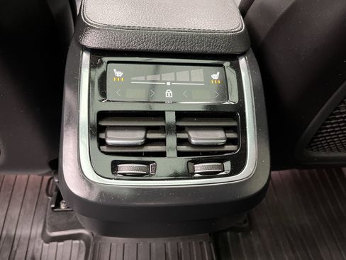 Used 2022 Volvo XC90 T6 Momentum w/ Advanced Package AWD/4WD image 15