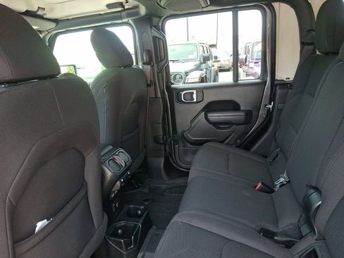 Used 2023 Jeep Gladiator Sport AWD/4WD image 20