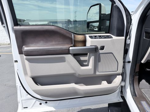Used 2019 Ford F450 Limited AWD/4WD image 9