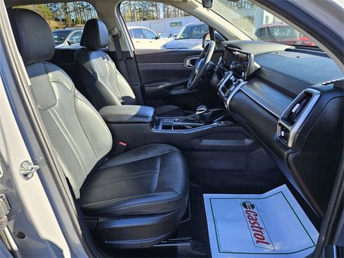 Used 2023 Kia Sorento S image 16