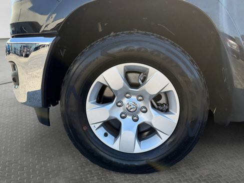 Used 2025 RAM 1500 Big Horn AWD/4WD image 9