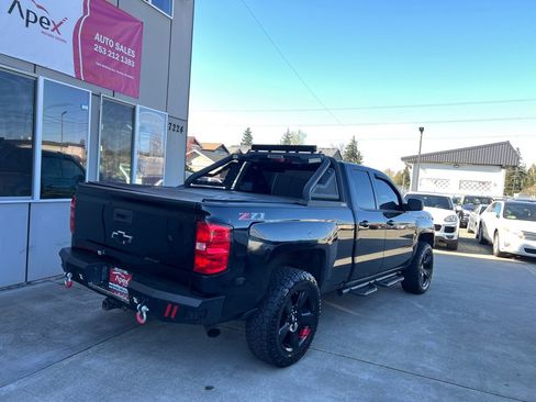 Used 2018 Chevrolet Silverado 1500 LT w/ Redline Edition AWD/4WD image 7