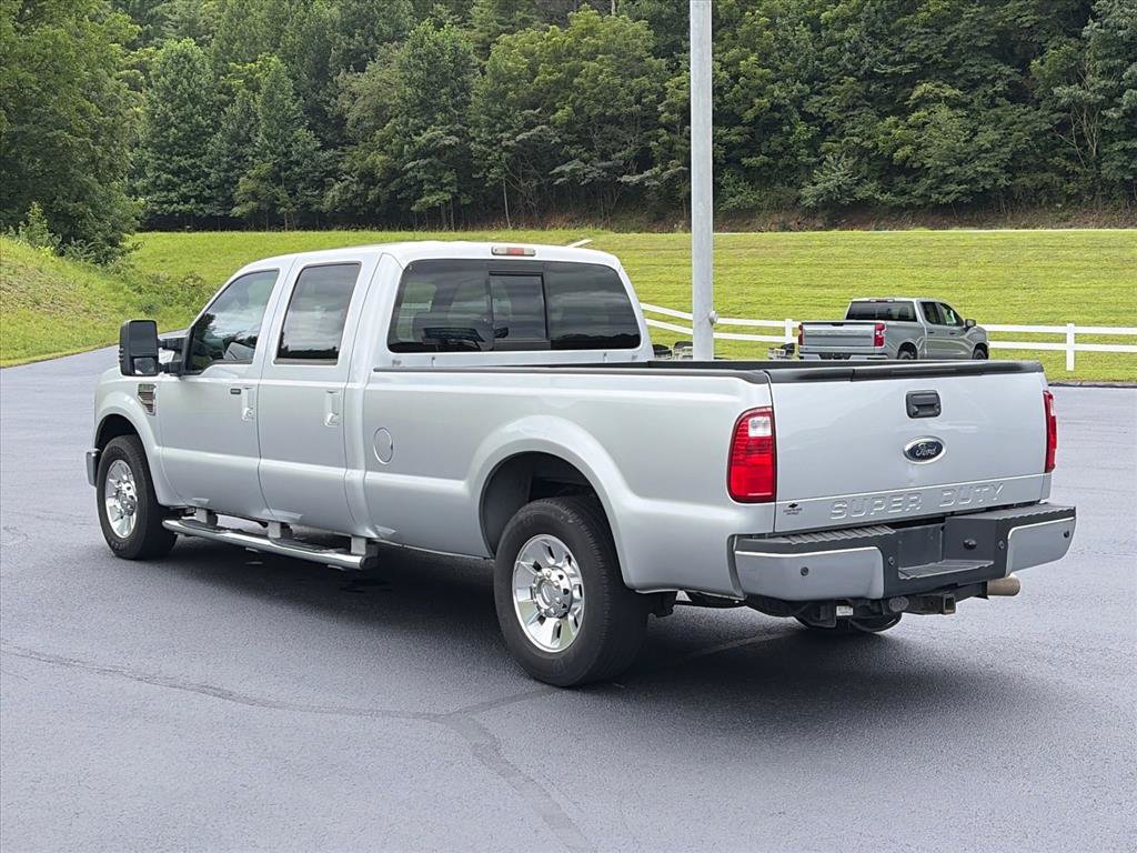 Used 2010 Ford F350 Lariat RWD image 3