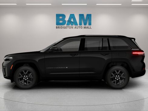 New 2026 Jeep Grand Cherokee Altitude image 12