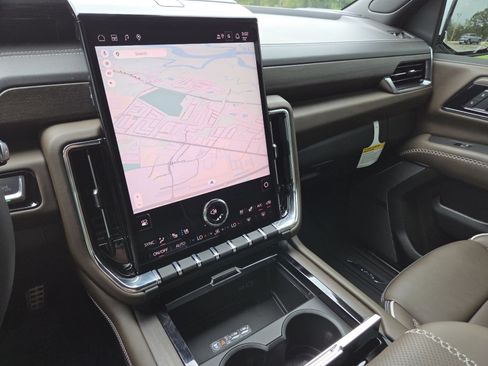 New 2026 GMC Yukon Denali Ultimate AWD/4WD image 35