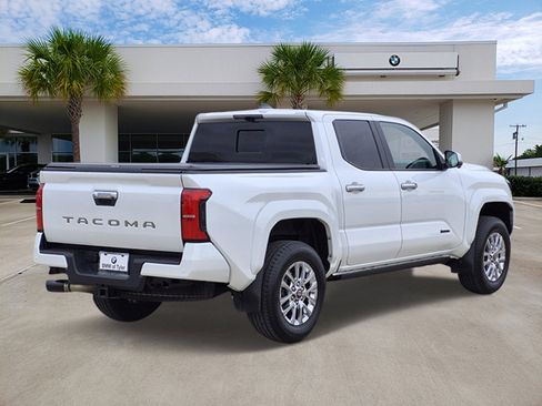 Used 2025 Toyota Tacoma Limited image 6