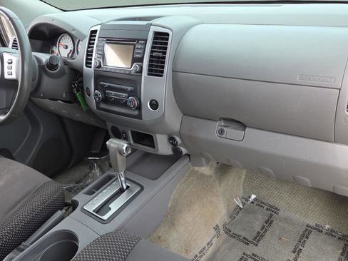 Used 2018 Nissan Frontier SV RWD image 17