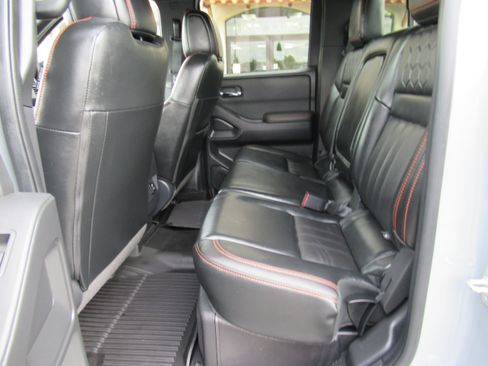 Used 2023 Nissan Frontier PRO-4X w/ Pro-4X Premium Package AWD/4WD image 11