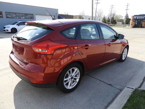Used 2016 Ford Focus SE FWD image 9