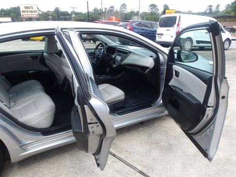Used 2016 Toyota Avalon XLE FWD image 6