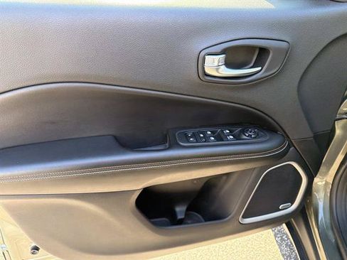 Used 2021 Jeep Compass Latitude w/ Sun and Sound Group FWD image 12
