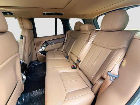 Used 2025 Land Rover Range Rover SE image 22