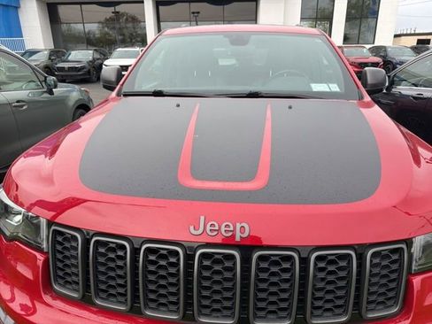 Used 2021 Jeep Grand Cherokee Trailhawk AWD/4WD image 2