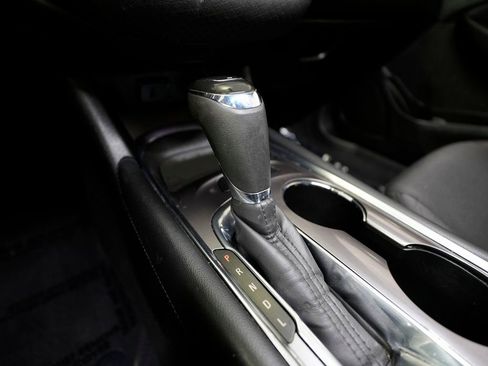 Used 2018 Chevrolet Malibu LT image 42