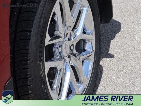 Used 2023 Chevrolet Silverado 1500 High Country w/ Technology Package AWD/4WD image 38