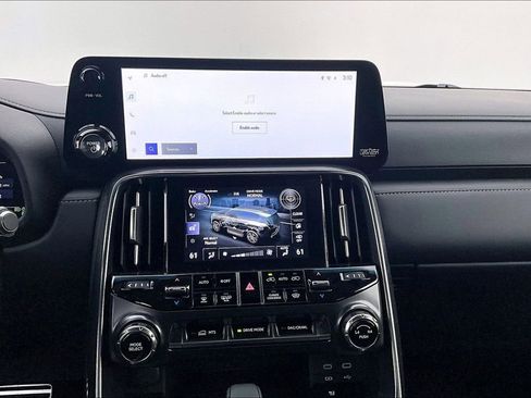 Used 2025 Lexus LX 700h F Sport image 9