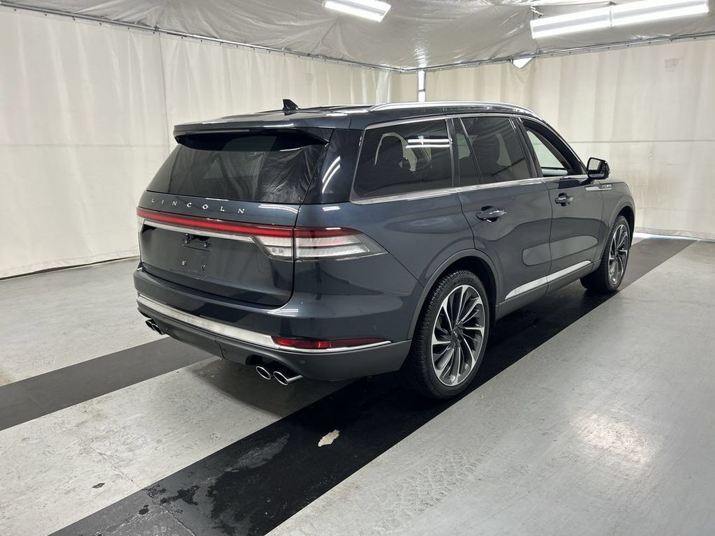 Used 2021 Lincoln Aviator Reserve w/ Equipment Group 201A AWD/4WD image 2
