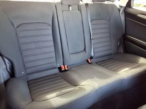 Used 2020 Ford Fusion SE FWD image 25