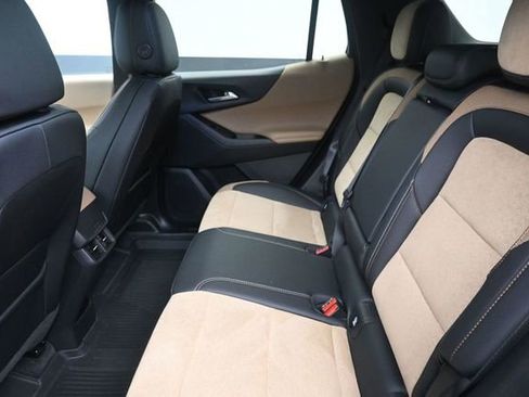 Used 2026 Chevrolet Equinox ACTIV w/ LPO, Floor Liner Package AWD/4WD image 18