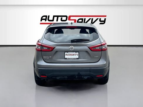 Used 2020 Nissan Rogue Sport S image 6