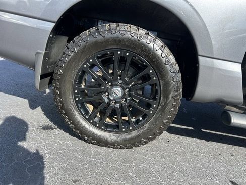 Used 2019 Nissan Titan SV w/ SV Convenience Package image 7