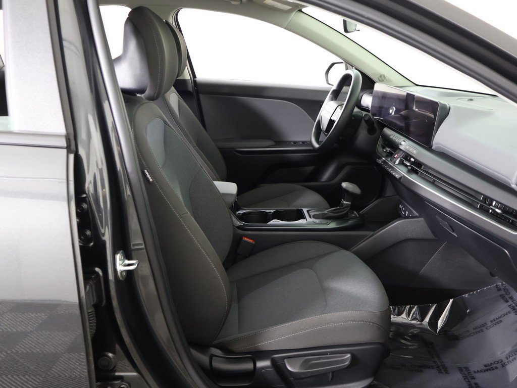 Certified 2025 Kia K4 FWD image 28