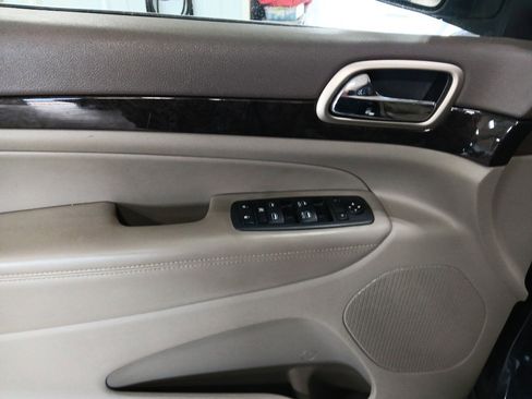 Used 2012 Jeep Grand Cherokee Laredo image 8