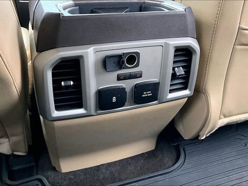 Used 2018 Ford F150 Lariat w/ Equipment Group 502A Luxury AWD/4WD image 34