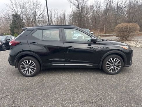 Certified 2024 Nissan Kicks SR w/ SR Premium Package image 9