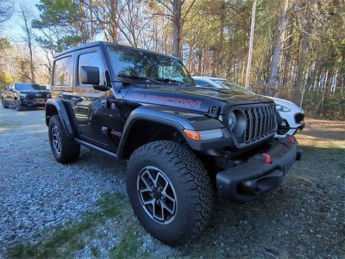 Used 2024 Jeep Wrangler Rubicon image 3