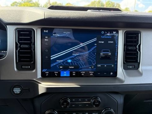 Used 2025 Ford Bronco Outer Banks AWD/4WD image 21