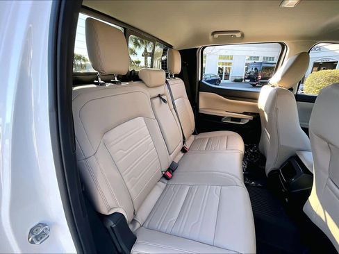 Used 2025 Ford Ranger Lariat w/ Chrome Accent Package image 19