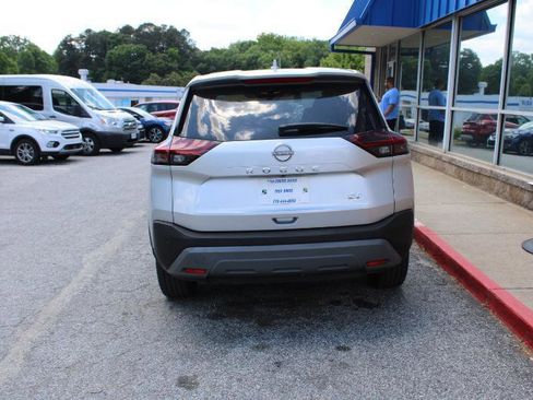 Used 2022 Nissan Rogue SV FWD image 5