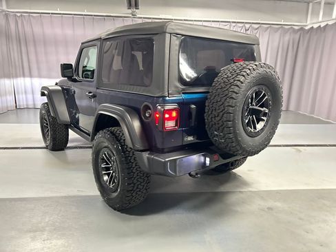 Used 2025 Jeep Wrangler Sport AWD/4WD image 5