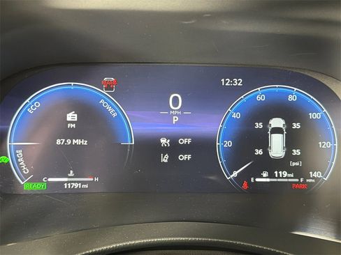 Used 2025 Toyota Highlander Platinum image 29