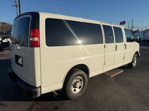 Used 2016 Chevrolet Express 3500 LS image 6