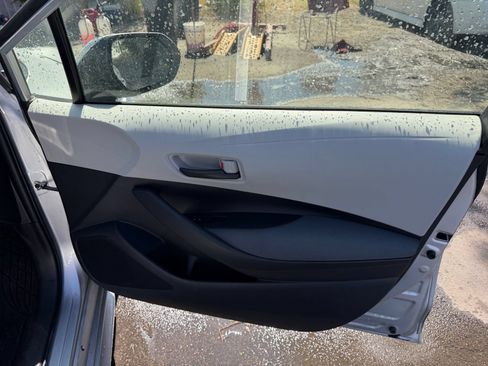 Used 2022 Toyota Corolla LE FWD image 17