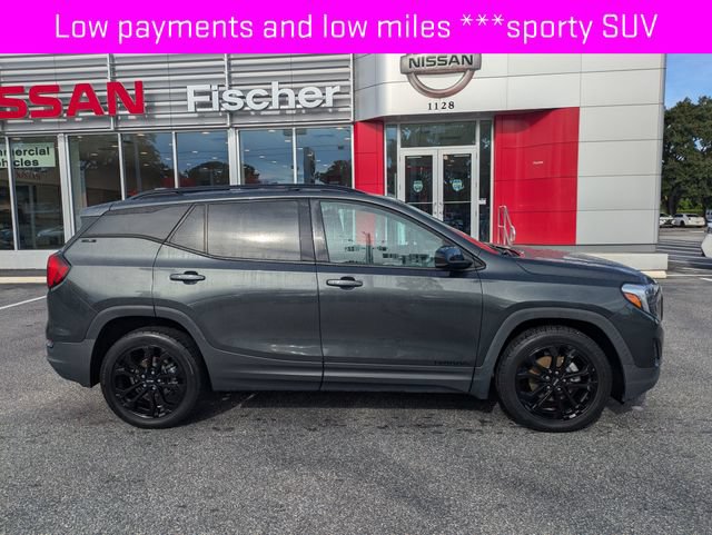 Used 2021 GMC Terrain SLE w/ Elevation Edition FWD image 3
